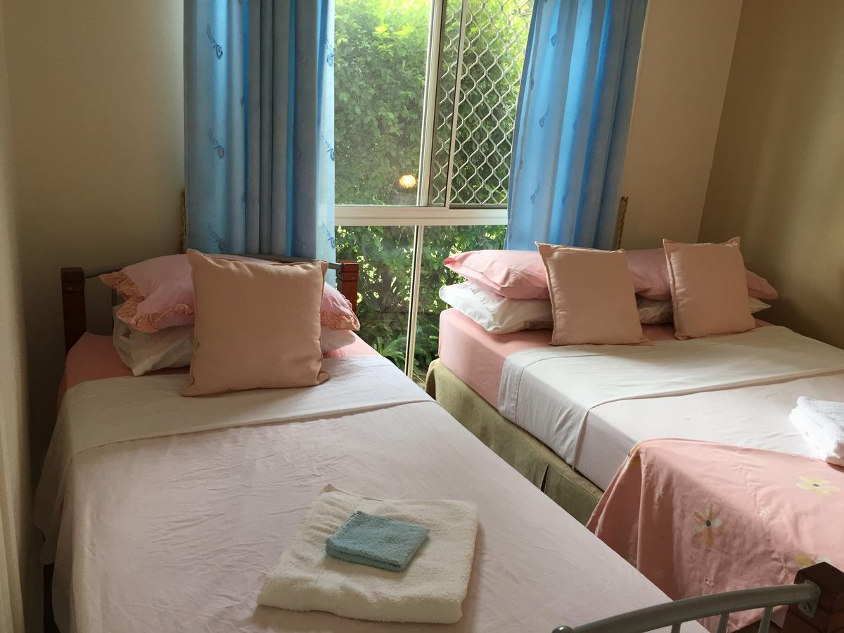 Theme Parks Amituofo Homestay غولد كوست المظهر الخارجي الصورة